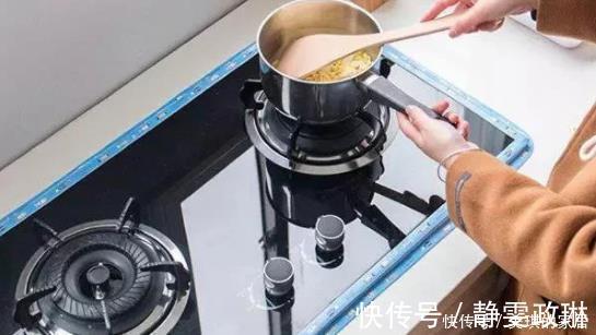 厨房|去小姨家蹭饭,打开厨房就被迷住,这样的布置很高级,拍下照着学