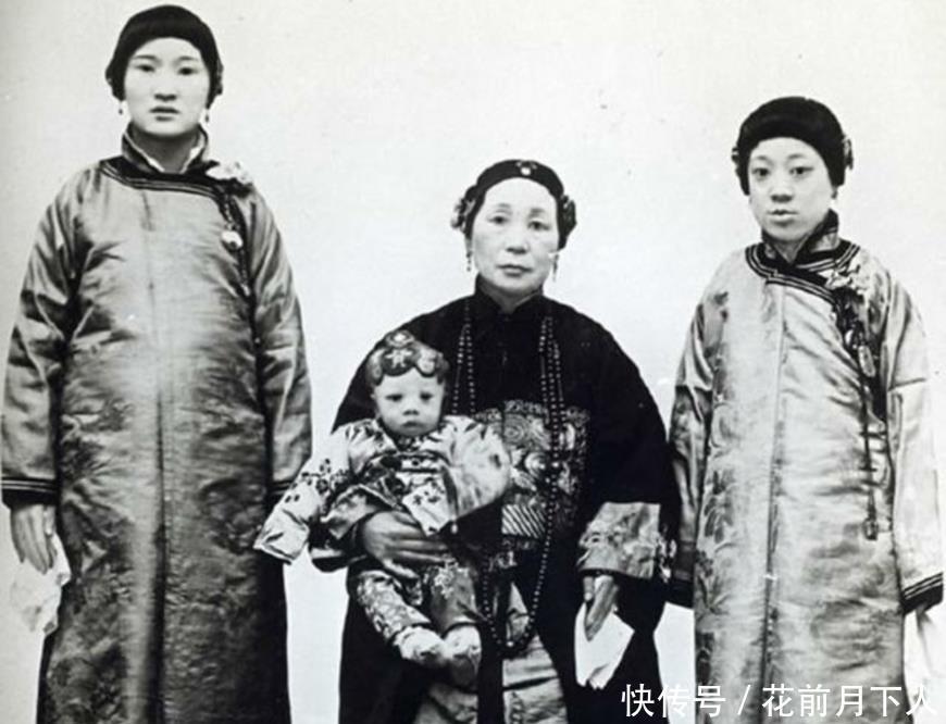 孩子|一组清末女子照，图二美的不可方物，图四孩子表情亮了！