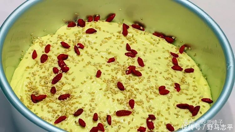 家里有红薯和面粉,就能做发糕,比蛋糕简单好吃,新手一次就成功