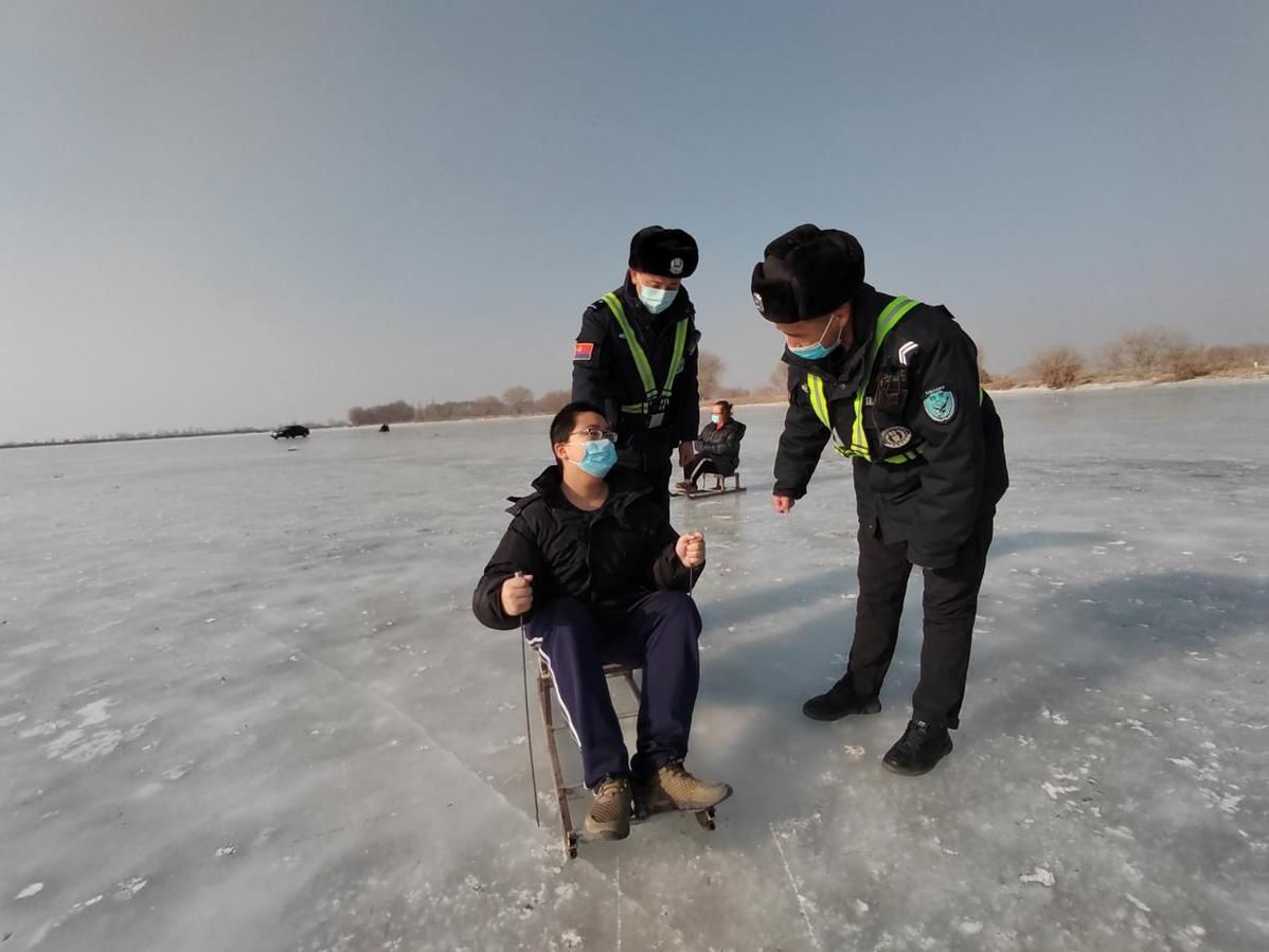 派出所|新疆库尔勒民警“护航冬奥、平安有我”主题活动助力“冷经济”变成“热资源”