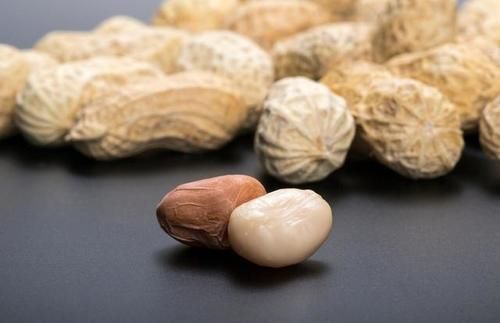 绿色菜|花生是骨质疏松的发物吗？提醒：要想骨头好，尽量避开2种绿色菜