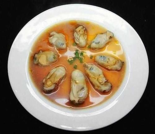 生蚝|美食推荐：蛋羹蒸生蚝，杏鲍菇炒青椒，酸汤莲藕焖鸡翅，茄汁鱼块的做