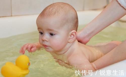 肺活量|宝宝爱洗澡,好处多多,聪明的宝爸宝妈们都知道吗?