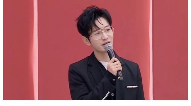 耐人寻味|霍尊被网友要求退出节目录制,《披荆斩棘的哥哥》的反应耐人寻味