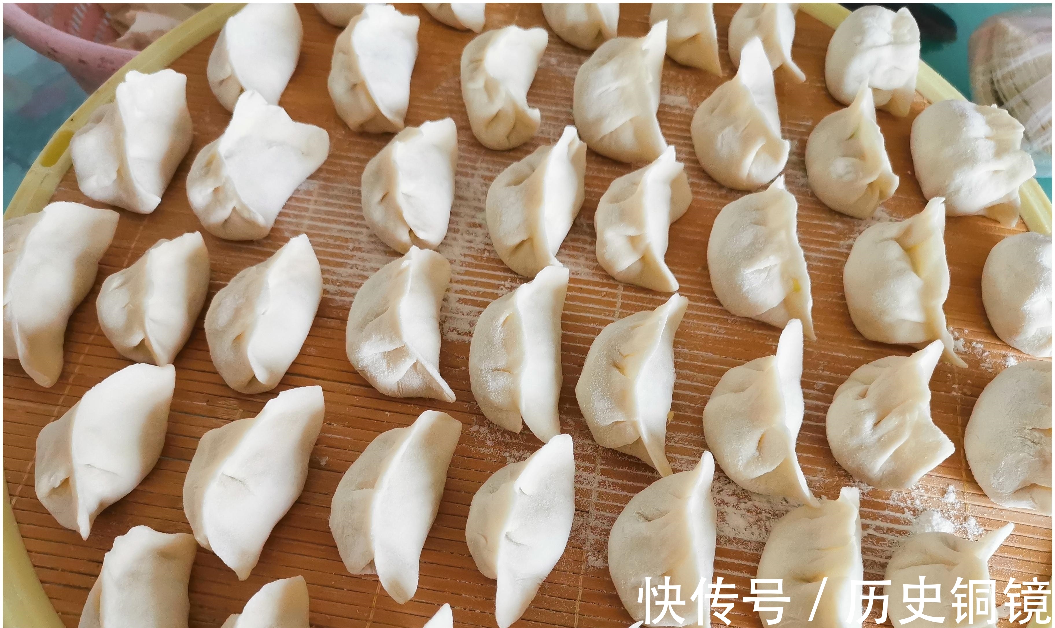 包饺子|夏天,丝瓜黄瓜靠边站,用它包饺子真好吃,营养美味,天天吃不腻