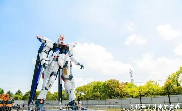 高达|高达和奥特曼是怎么成为电子神灵的？