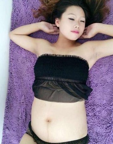 肚皮|90后孕妈朋友圈晒“孕妇照”,评论不堪入目,露肚皮就不检点?