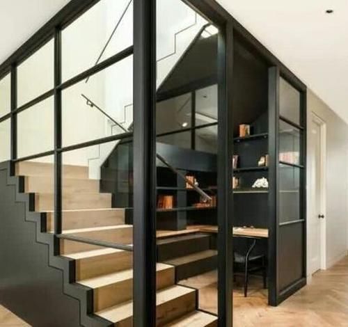 通透感|老师傅把玻璃门装到楼梯，业主一看很不高兴！入住后发现好处太多