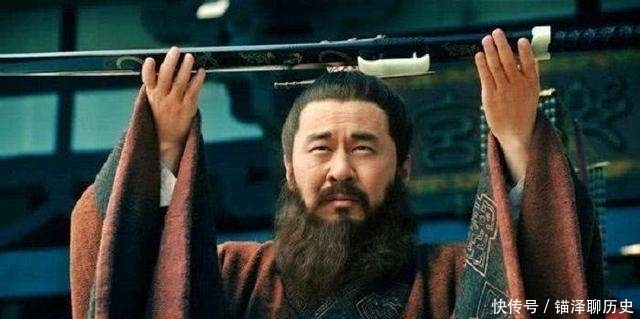 曹兵|张飞独霸长坂桥，百万曹兵为何不直接放箭，把他射成筛子？