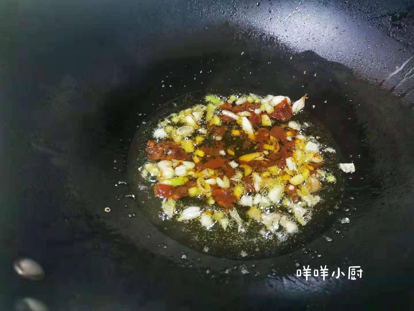 大肠|爆炒肥肠还是自家做的吃得过瘾,肥肠脆嫩入味还不腻,下酒又下饭