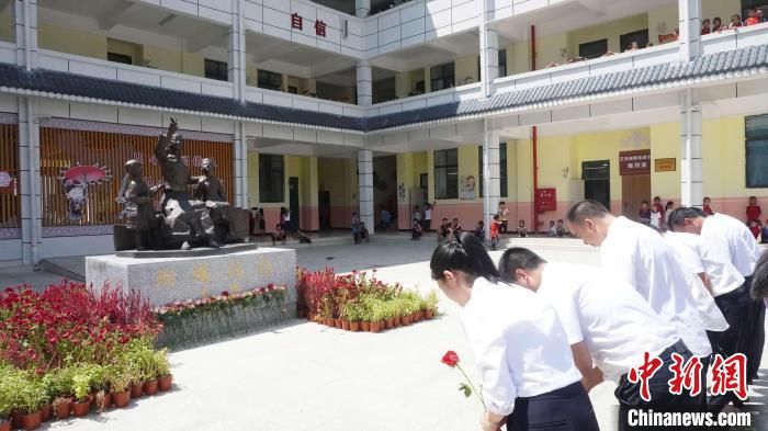 大歹小学|贵州教师王玉：被苗家人尊称为“蝴蝶妈妈”的汉族老师