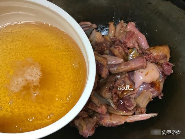 炖汤|鸭子不要再炖汤了，用啤酒卤出好滋味，我家隔三差五就做吃，特赞