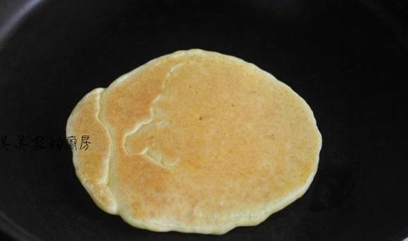 天热,早餐做它最省事,1分钟1个,蓬松柔软,3块钱做一大盘!