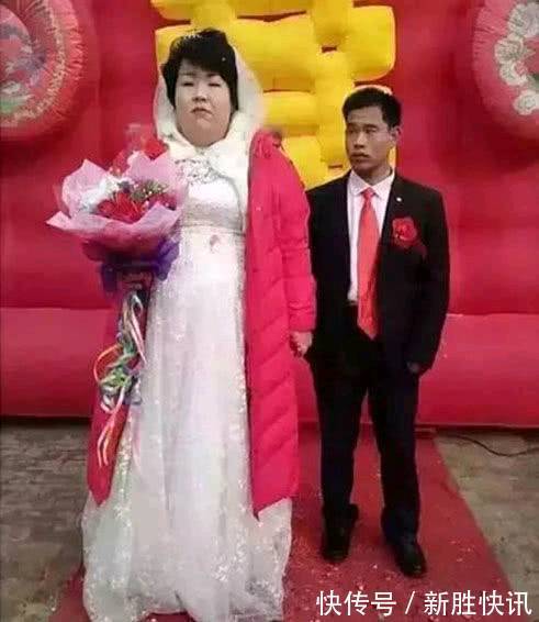 |搞笑图片幽默段子笑话哈哈哈,兄弟你打篮球怎么还撑伞呀