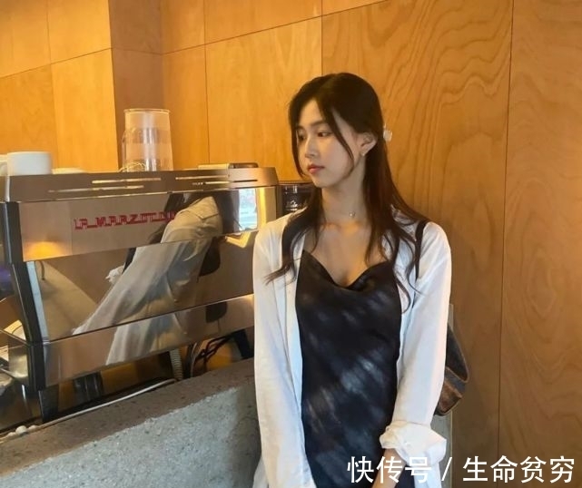 街拍|穿衣搭配：拜托你们夏季别瞎买衣服了，尤其第三件，太显廉价啦