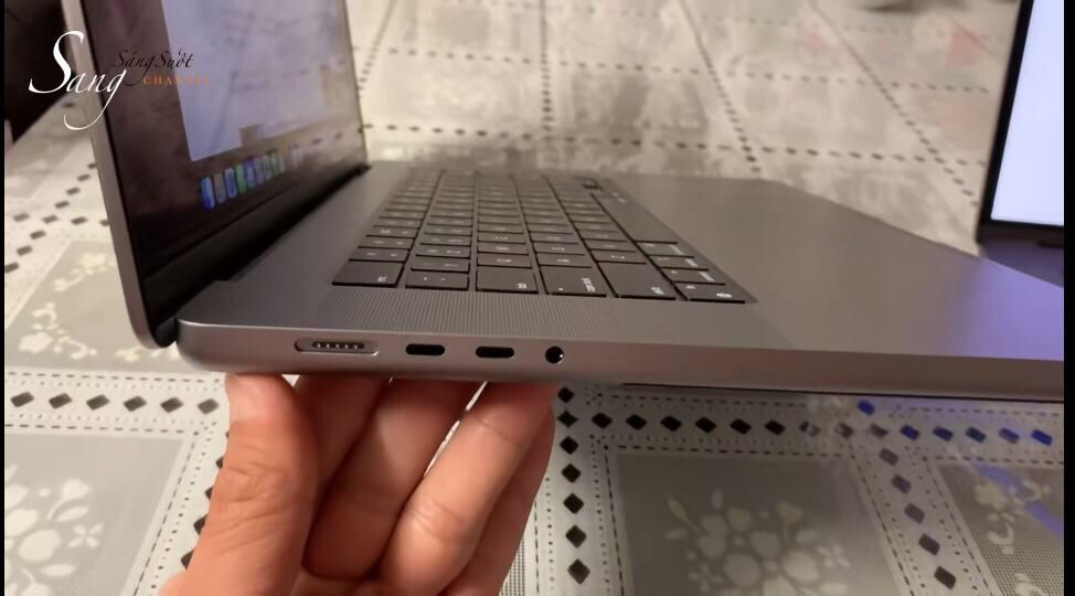 book|又丑又重！苹果新MacBook Pro真机泄露：还是旧款好？