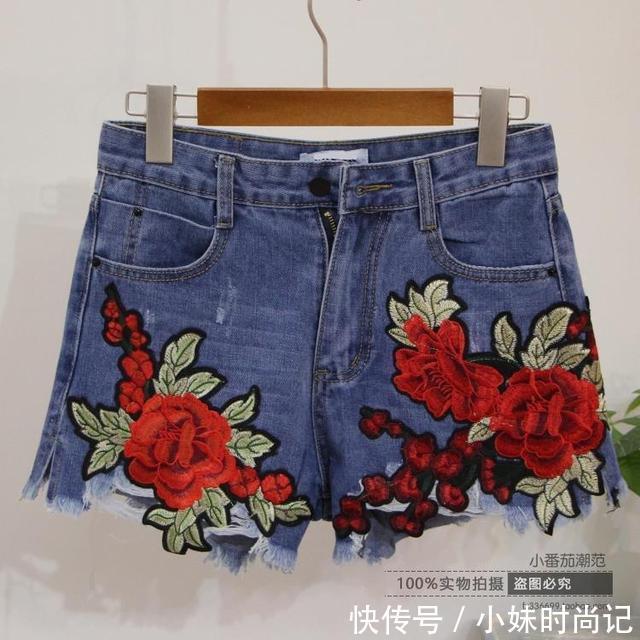 穿搭|穿牛仔短裤T恤套装，时尚又减龄的穿搭，而且轻易秀出大长腿