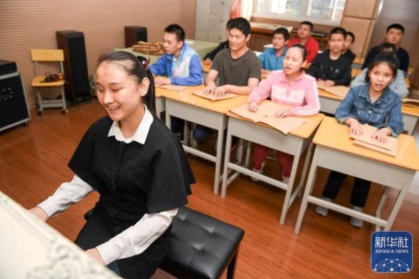 领养|她看不见他 却“看见”爱情最美的样子