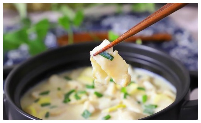 黑鱼加豆浆,教你新吃法,鲜香滑嫩无腥味,端上桌连汤都喝精光