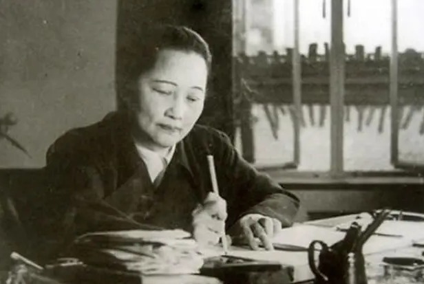 宋庆龄|宋庆龄晚年,为何向宋美龄讨取孙先生遗物?和闺蜜聊天时说出实情!