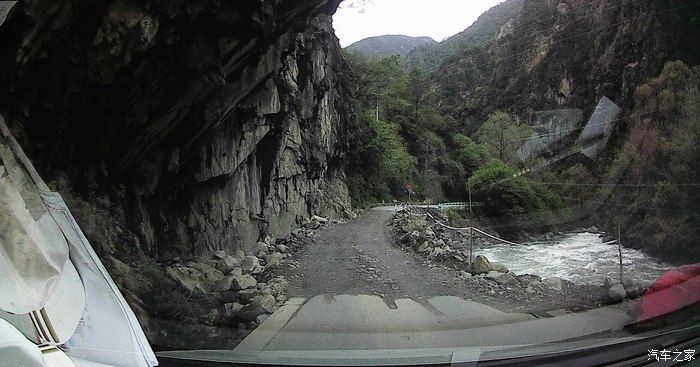 中年|单车单人从北京出发去川西看雪山之六雅拉神山下的藏寨