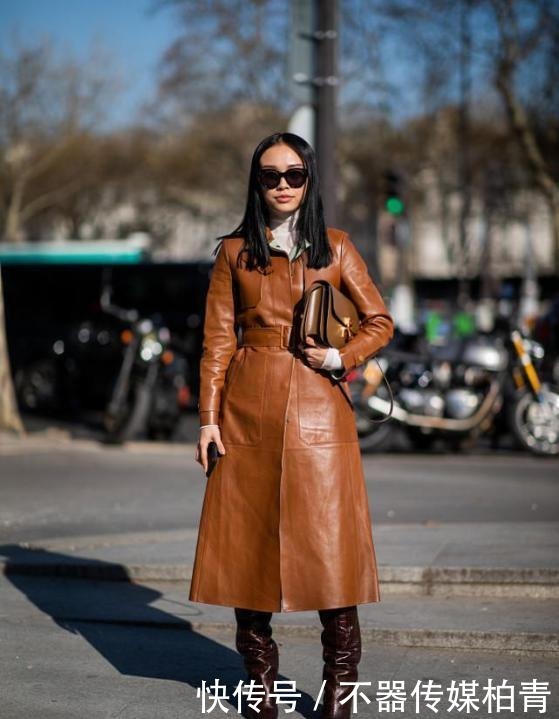  洋气|羽绒服已经过时了，潮人都在穿“大衣+长靴”，既保暖又洋气
