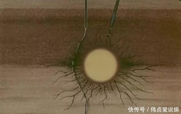 烈焰|工人挖井，不慎引出“地狱烈焰”，苏联将军忙下令：向井内投核弹