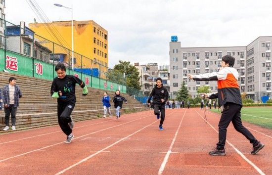 时代|学校体育的春天来了——业界热议《关于全面加强和改进新时代学校体育工作的意见》