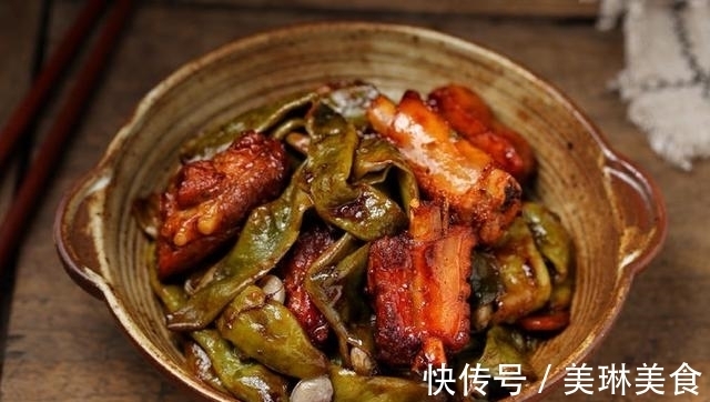 红烧排骨肉质易发柴?2个原因要知道,肉嫩味美