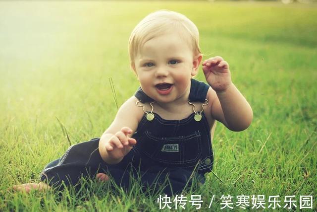 带娃|小姨带娃的路子有多野?看完这几张图,网友:这届小姨跟宝宝有仇