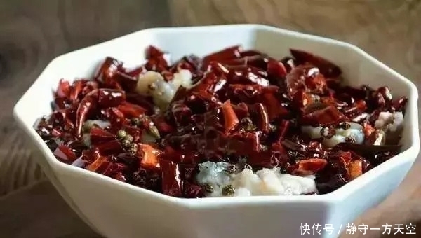 鲜嫩|水煮鱼的做法,又香又辣,肉质鲜嫩!