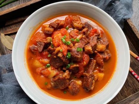 炖牛肉,方法很重要!教你4个小妙招,牛肉快速炖烂,鲜嫩又入味