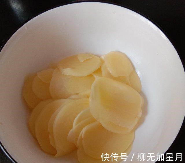 美食天下|凉拌土豆片，简单一拌，开胃又省事！