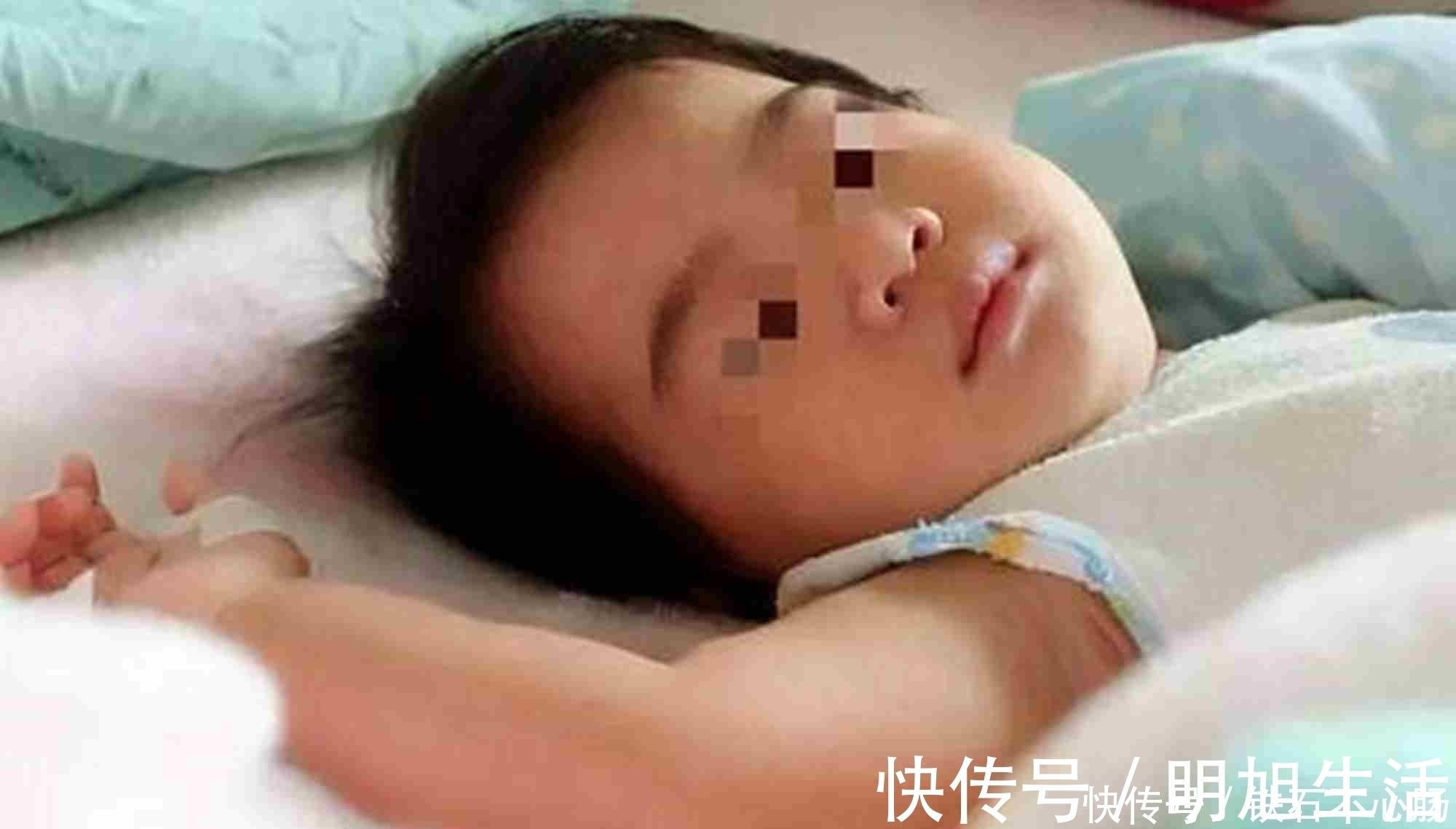 投降|“举手睡觉”是宝宝的保护机制?宝宝投降睡姿下的秘密,要掌握