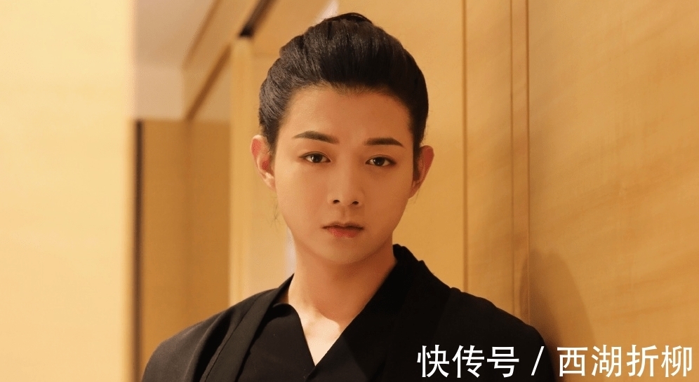 热狗|这款综艺大快人心，丝毫不包容“劣迹艺人”，霍尊退录热狗下线！