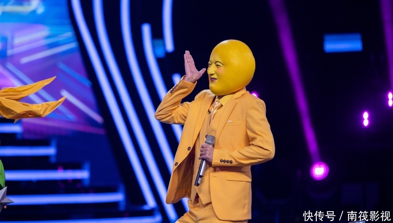 《百变大咖秀》蝉联双网收视第一 乔杉、锤娜丽莎模仿相声名家欢乐再续!