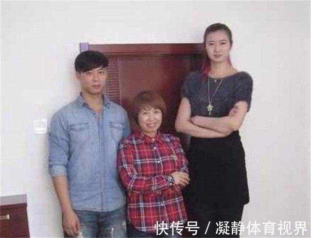 健身房|中国女篮梁天云:身高1米97,因情伤退役,嫁农村小伙被宠成宝