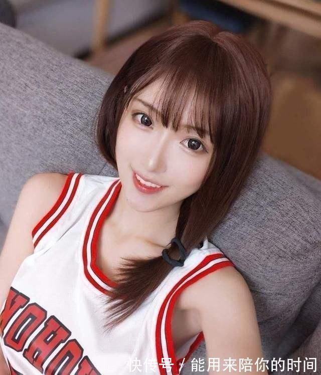 cos|腐团儿P图太夸张了,身高P成一米八,腿就有一米三长