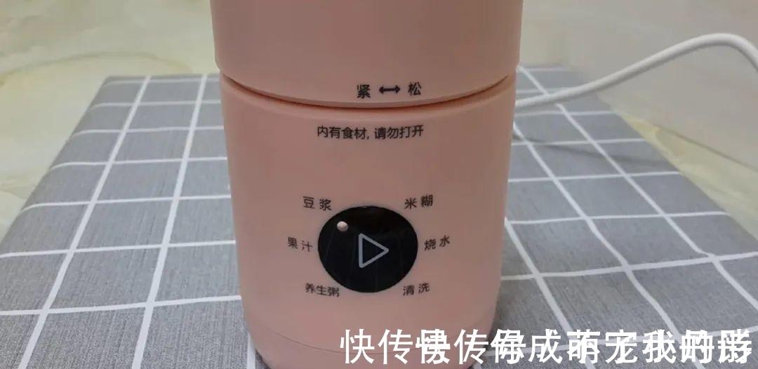 以后面粉就这样做，一次炸一锅，个个香酥掉渣，比油条麻花还好吃