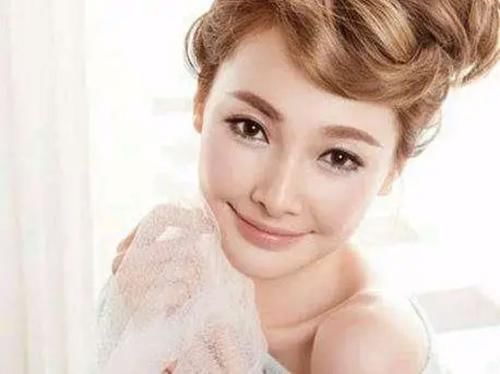 皮肤|40岁的女人,想要活得貌美如花,这几点要注意,尤其第一个别忽视