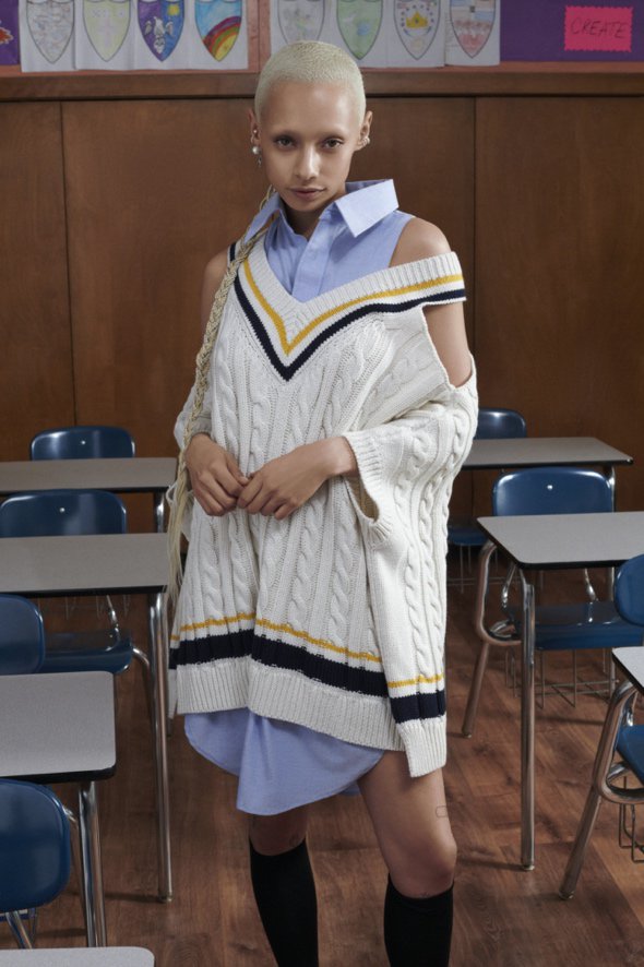 Y2K、土酷风要过去了？这个秋冬“学院风”来势凶猛|教你美 | enzo