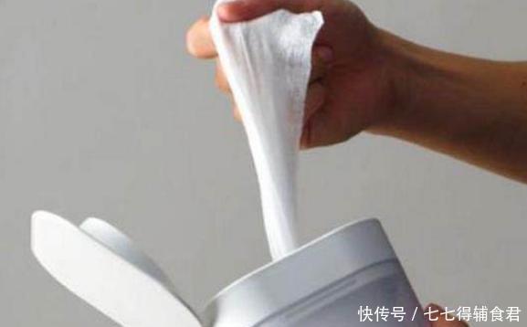 怒斥|宝宝拉臭臭，用水洗还是纸巾擦新手妈妈这样做，医生怒斥无知