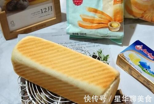 松软的面包体与丰富馅心让人欲罢不能，而且做法超简单，新手快学