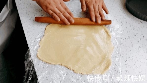 风味|家里有南瓜的来看看，教你做风味独特的紫薯南瓜派，比蛋糕都好吃