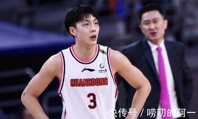 合同|同为现象级人气球星，郭艾伦和胡明轩，如今谁的身价更高？