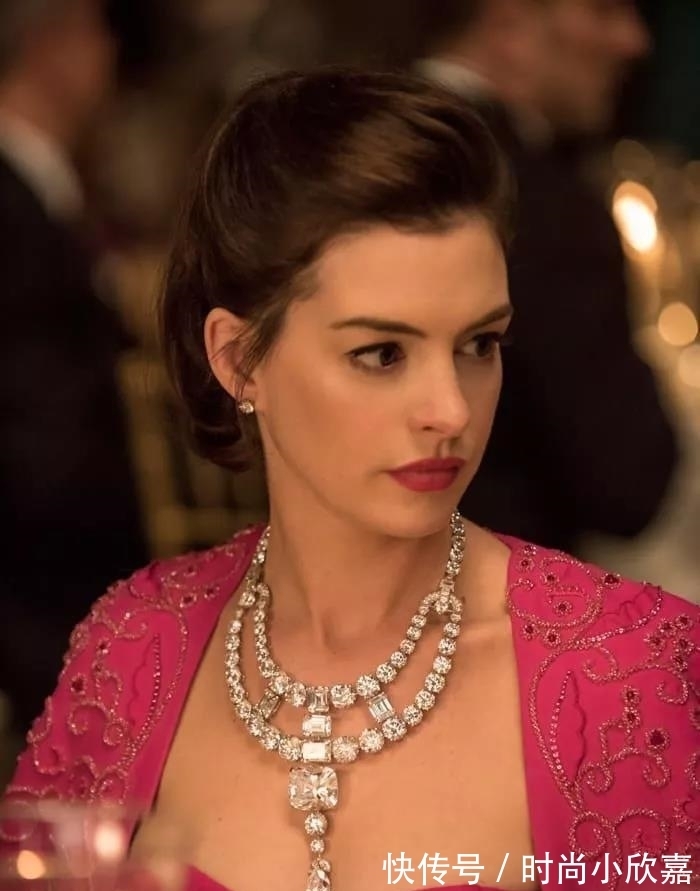 搭配 女人过了45岁,建议少戴这4种“首饰”,显廉价不说还没气质