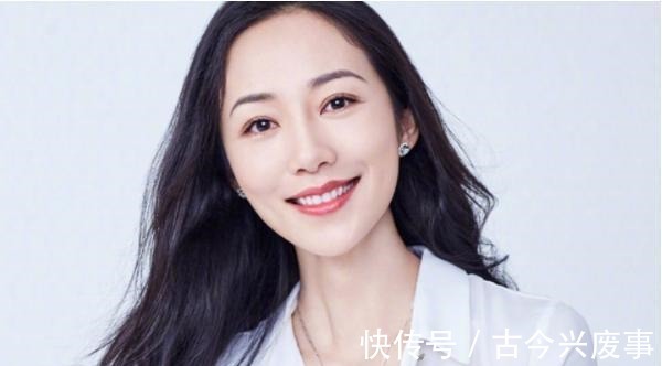 【 素颜】有这3个特征的女人,往往都很有气质,素颜精致,到老也是一枝花!