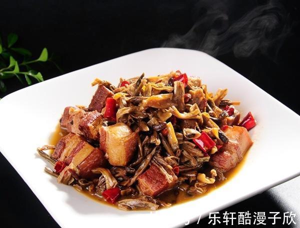 开胃|夏天，这蔬菜记得多囤点，做法特简单，解馋开胃，炖肉吃特别香。