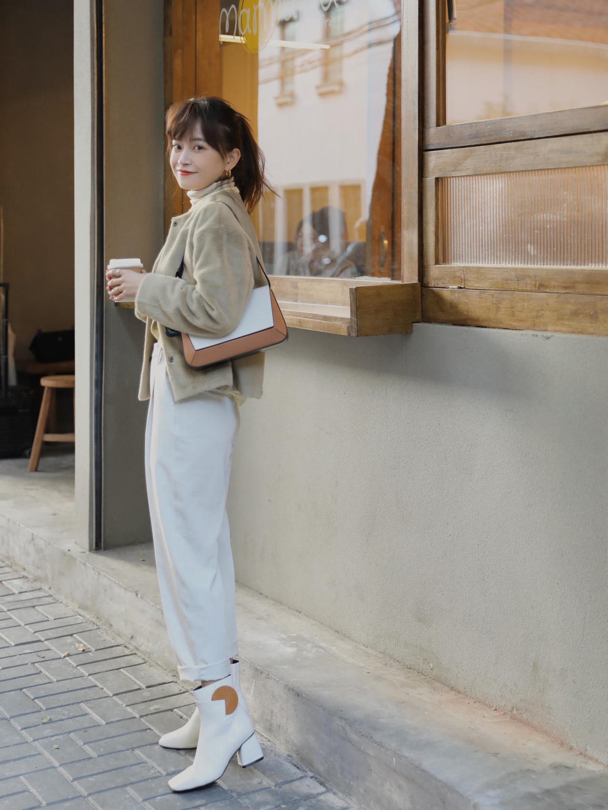 大长腿|超精致的短外套搭配,优雅女人也能拥有甜美气息,学到就是赚到