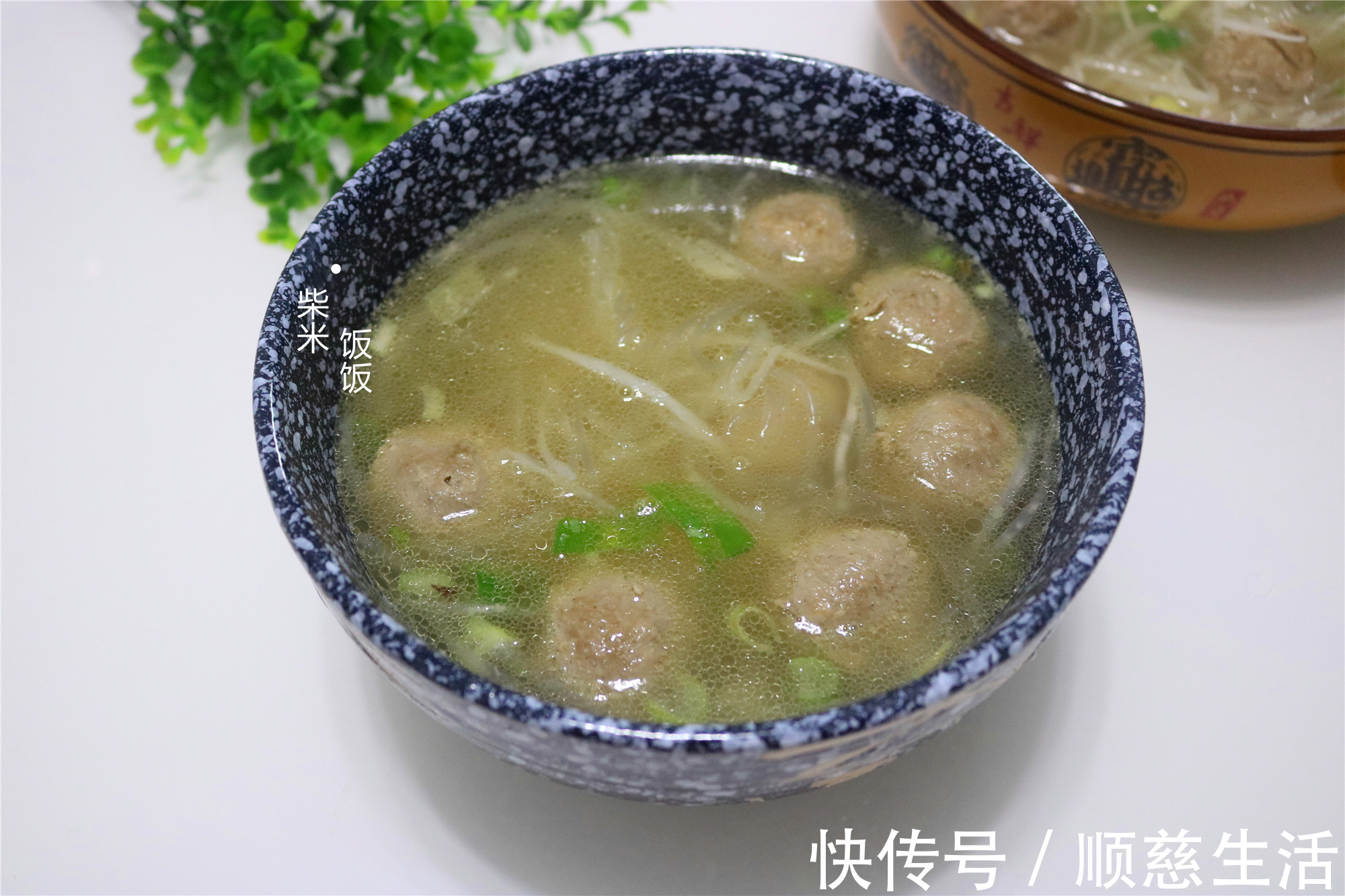 秋天这菜大量上市，2元一斤，用它煮汤最好喝，清甜水润